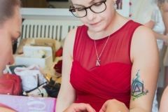 01-Wedding-2019-Kim-and-Alan-preparing-bride-ONLINE-1106